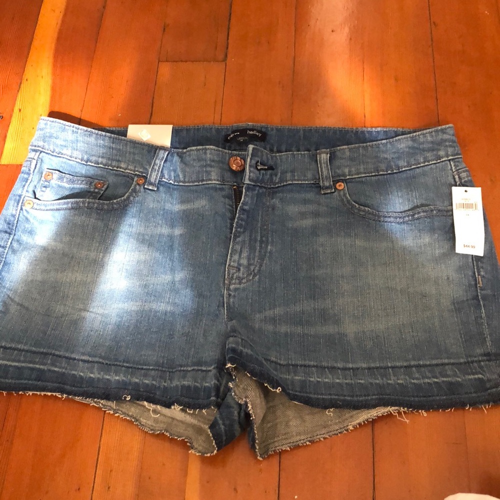 GAP shorts